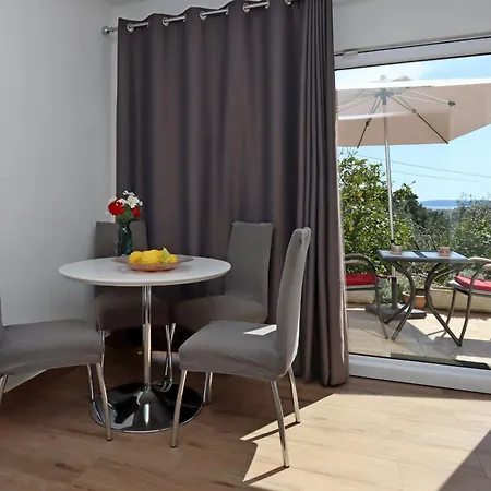 Apartmán With Parking Space Suha Punta, Rab - 17239 *