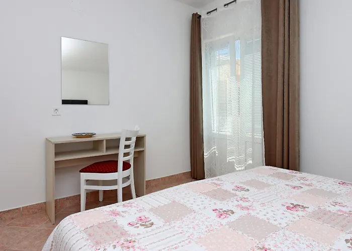 Apartman With Parking Space Suha Punta, Rab - 17239 *