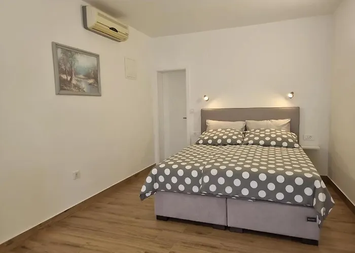 With Parking Space Suha Punta, Rab - 17239 Apartment