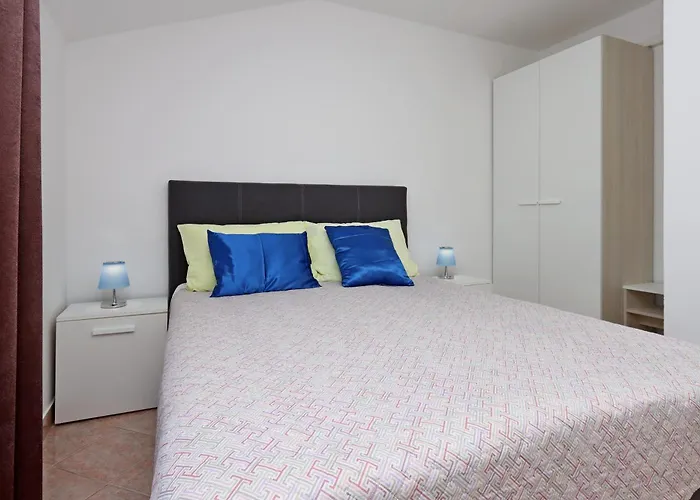 With Parking Space Suha Punta, Rab - 17239 Apartment